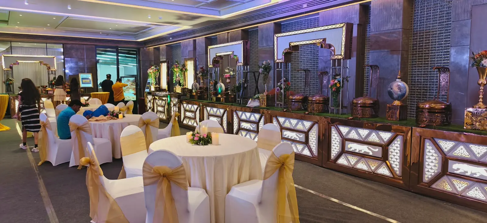 Large outdoor wedding catering setup by Shree Caterers in Panvel, Navi Mumbai
